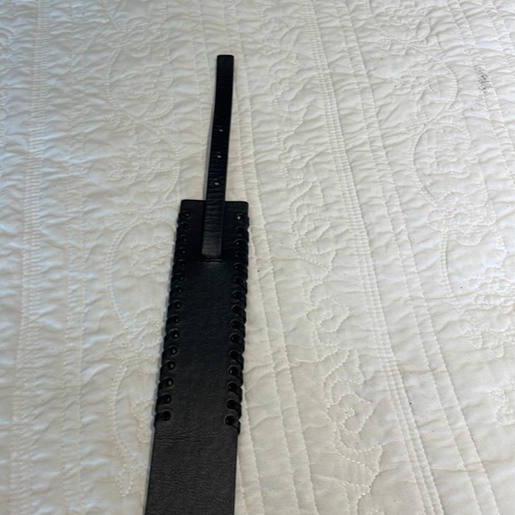 Ann Taylor leather belt - Picture 2 of 9